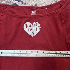 Levi's heart on t-shirt with wide neck